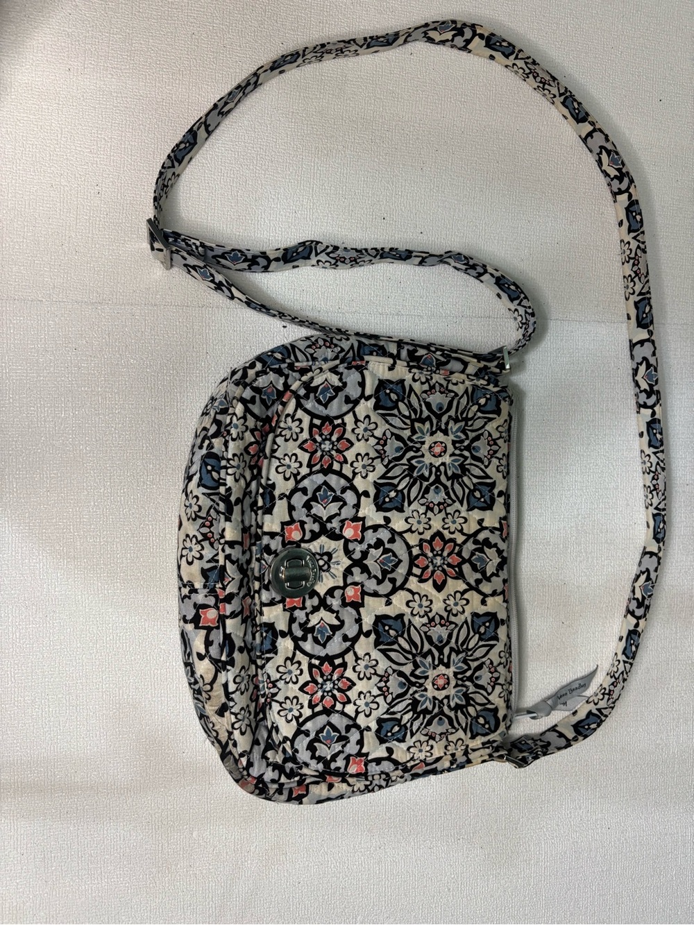Vera Bradley Crossbody in Lisbon Medallion